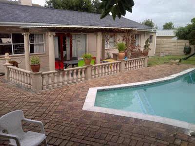 House For Sale in Oostersee, Parow