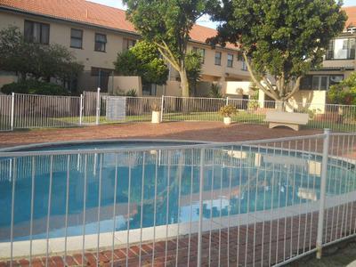 Townhouse For Sale in Panorama, Parow