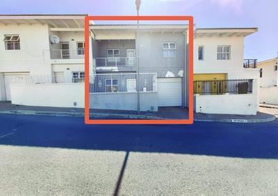 Apartment / Flat For Sale in Zonnebloem, Cape Town